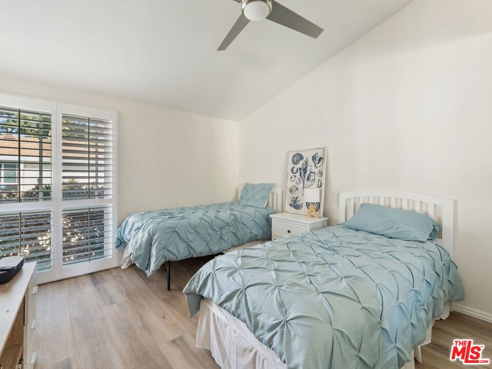 647 S Prospect Avenue 202 Property Photo 13