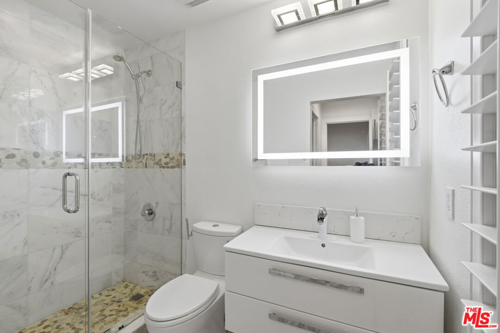 6020 Seabluff Drive 411 Property Photo 17