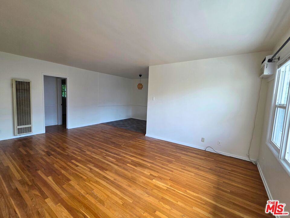 7621 Hampton Avenue 103 Property Photo 2