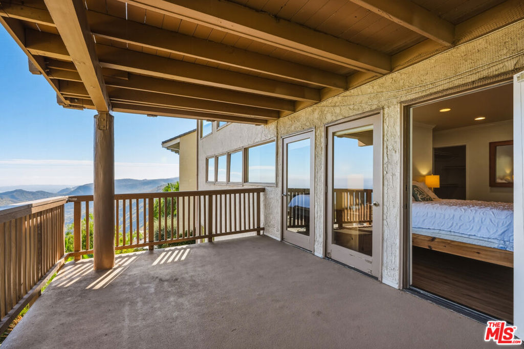 2965 Seabreeze Drive Property Photo 14
