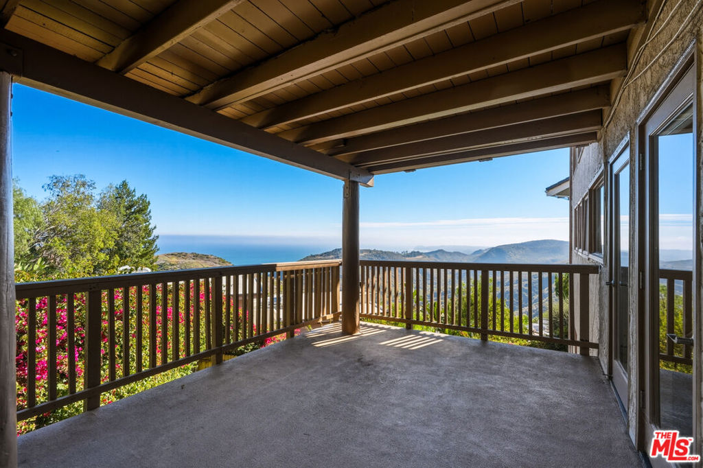 2965 Seabreeze Drive Property Photo 15