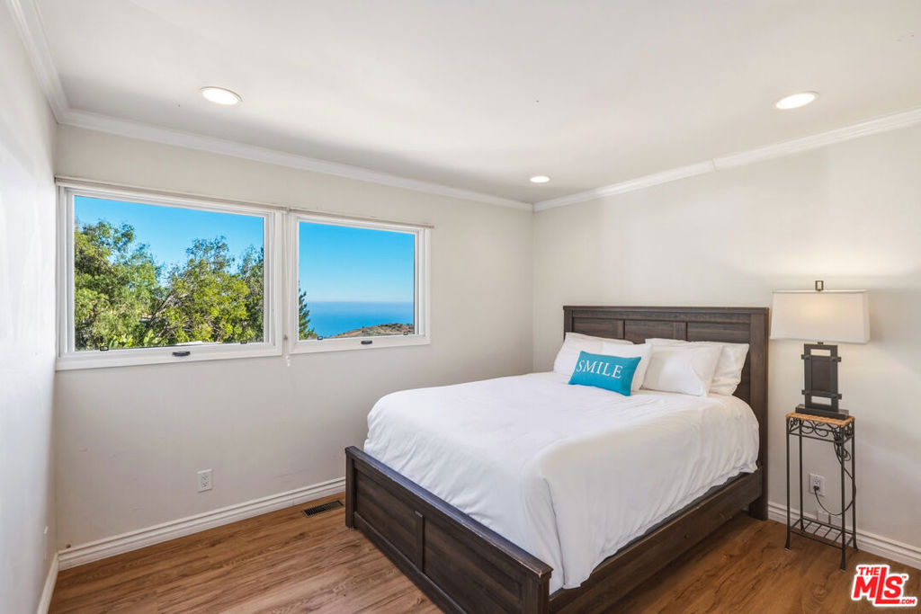 2965 Seabreeze Drive Property Photo 22