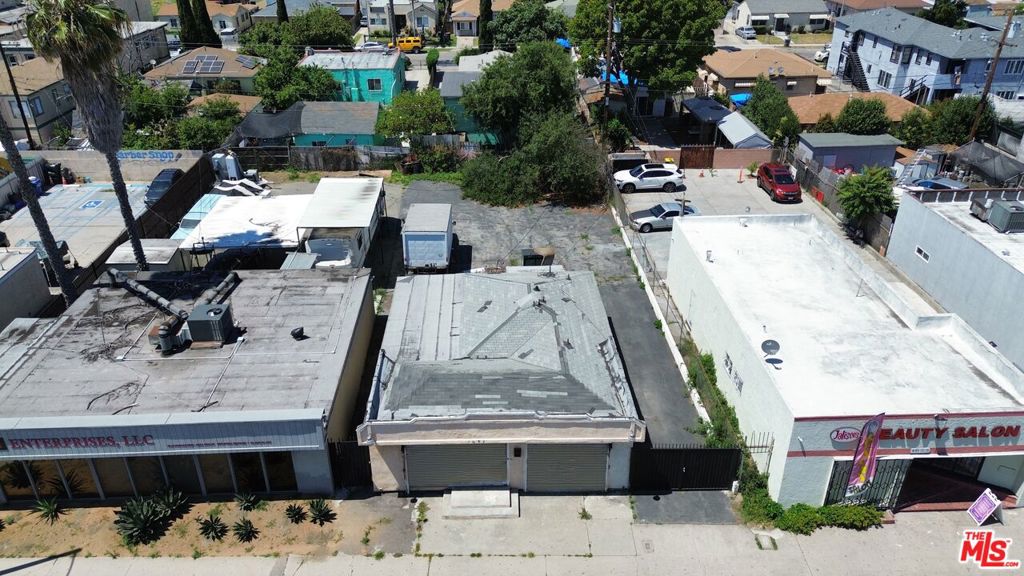 1631 E Compton Boulevard Property Photo 3