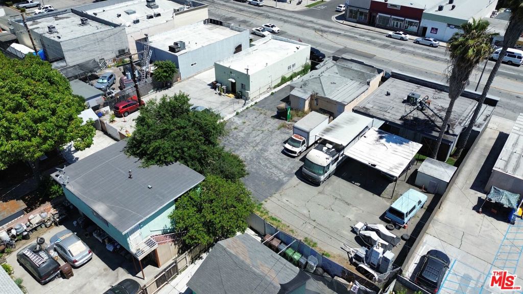 1631 E Compton Boulevard Property Photo 4