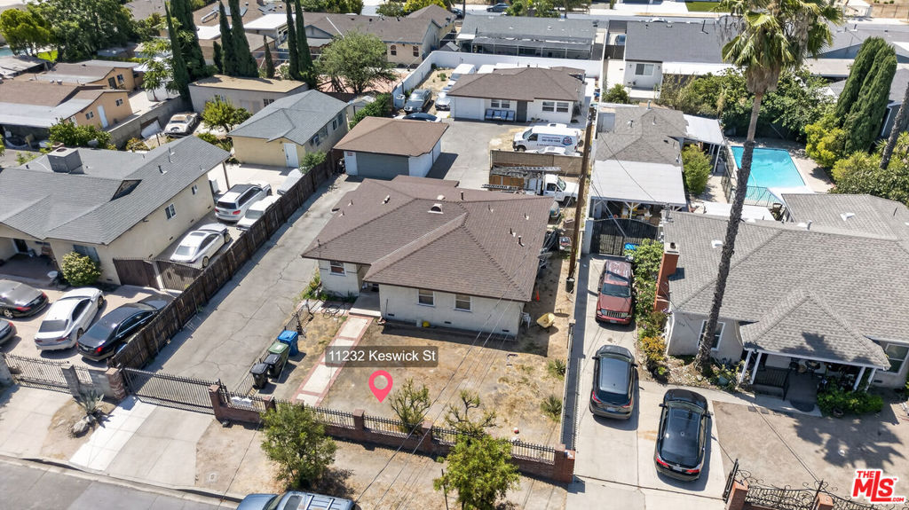 11232 Keswick Street Property Photo 2