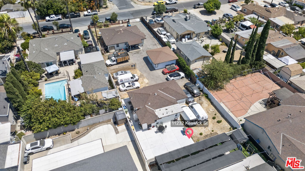 11232 Keswick Street Property Photo 3