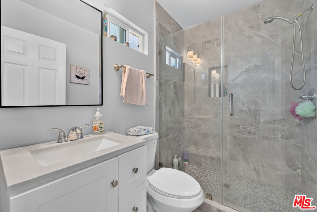 11232 Keswick Street Property Photo 23