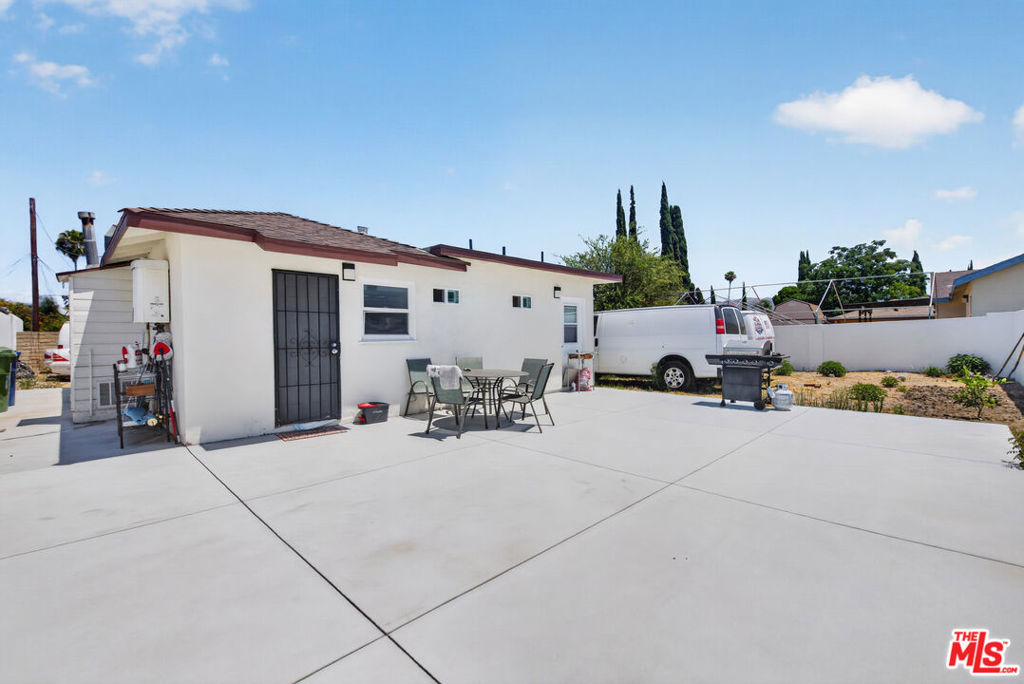 11232 Keswick Street Property Photo 26