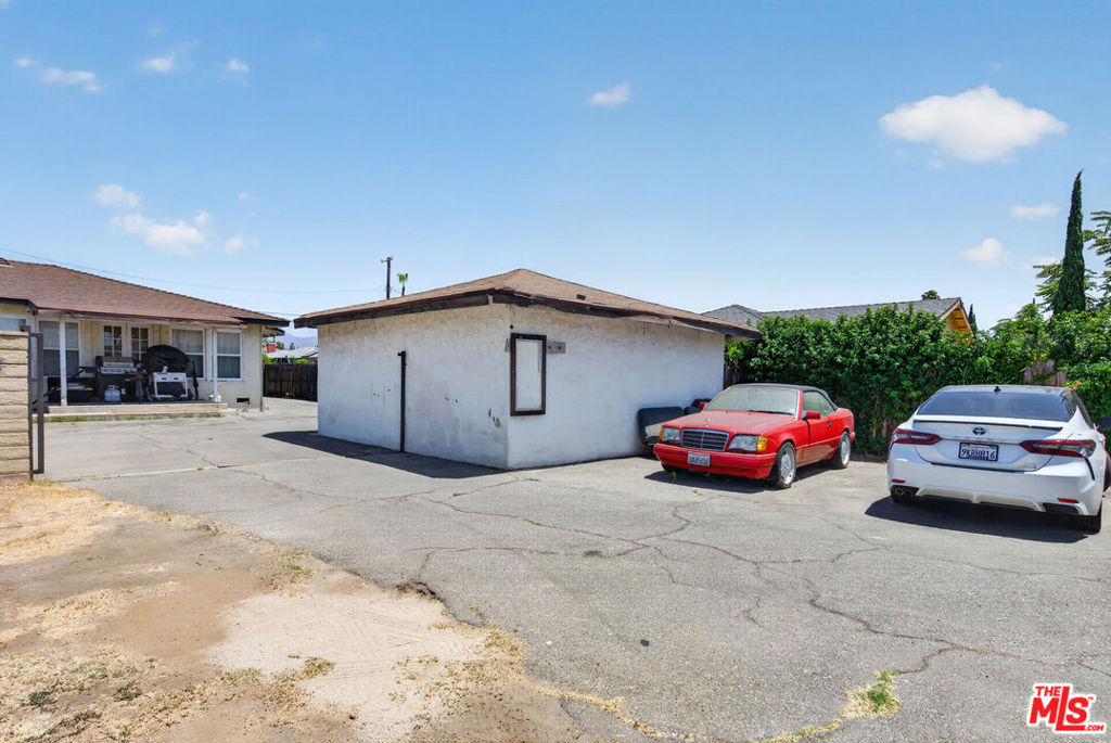 11232 Keswick Street Property Photo 30