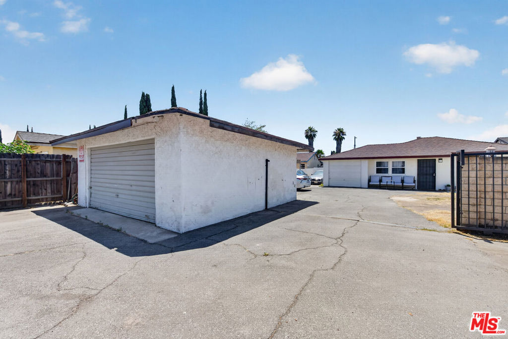 11232 Keswick Street Property Photo 31