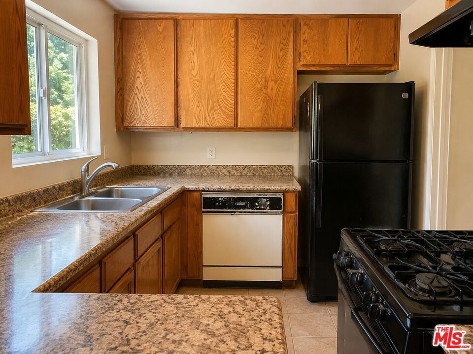 1255 E 90th Street Property Photo 7