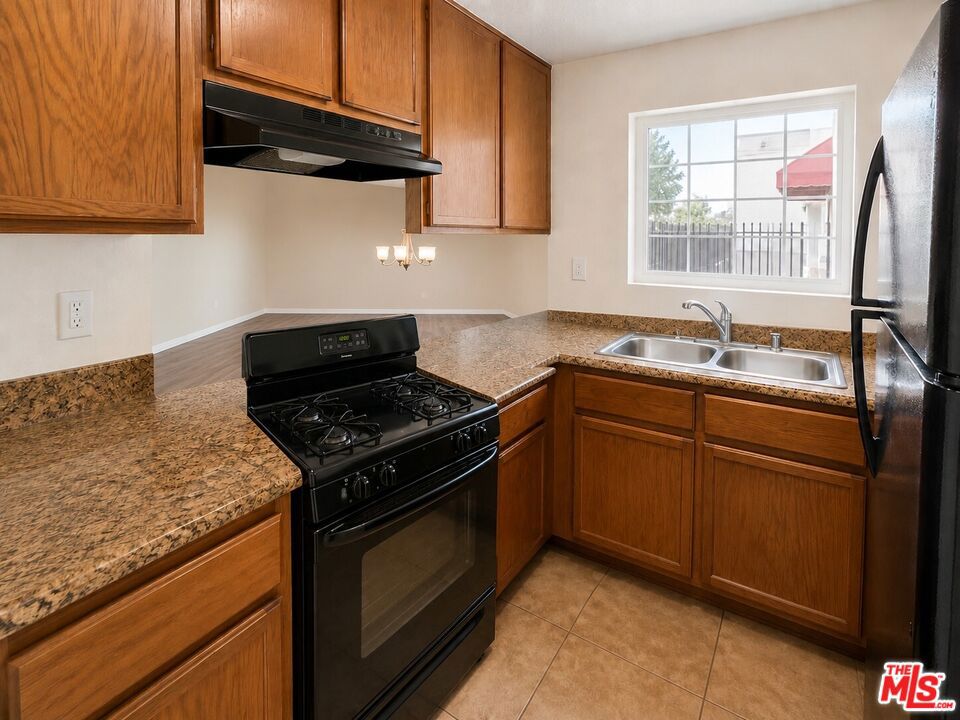 1255 E 90th Street Property Photo 8