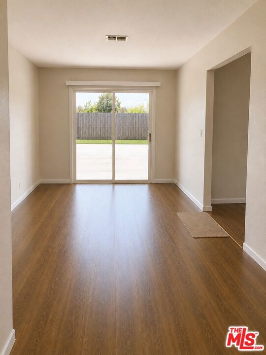 1255 E 90th Street Property Photo 10