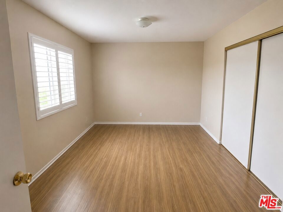 1255 E 90th Street Property Photo 19