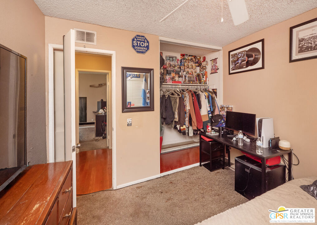 2466 N Orange Avenue Property Photo 26