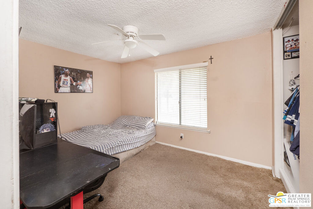 2466 N Orange Avenue Property Photo 27