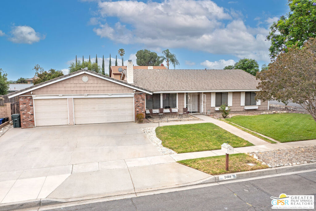 2466 N Orange Avenue Property Photo 43