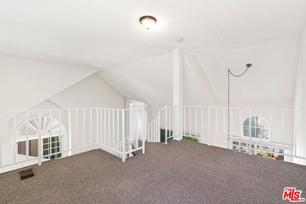 8505 Gulana Avenue 5207 Property Photo 12