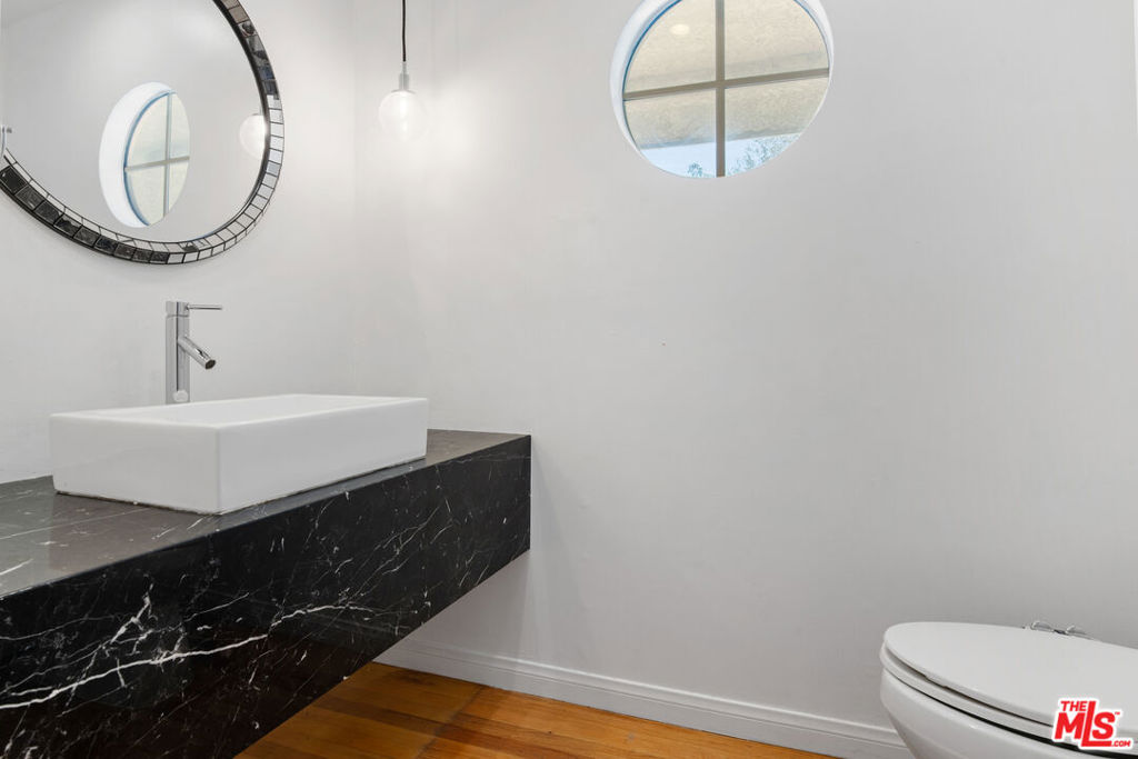 2848 Westwood Boulevard Property Photo 8