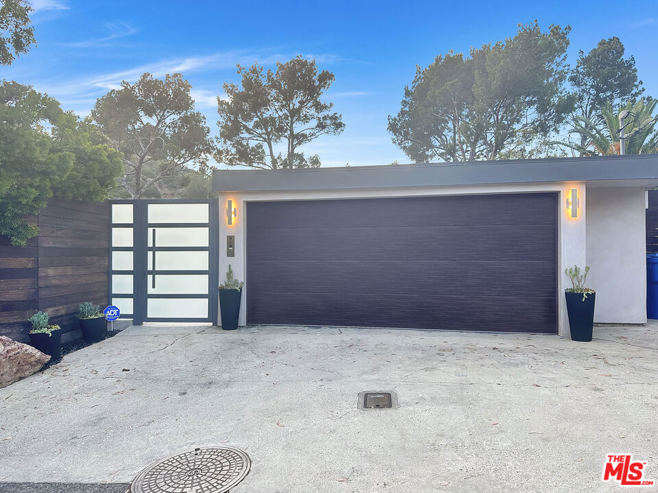 8265 Mannix Drive Property Photo 1