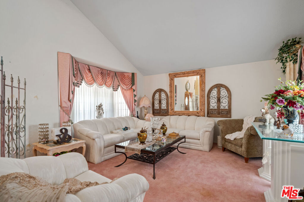 37644 Giavon Street Property Photo 7