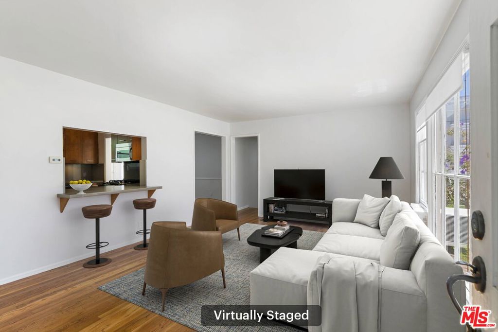 15222 1/2 Dickens Street Property Photo 7