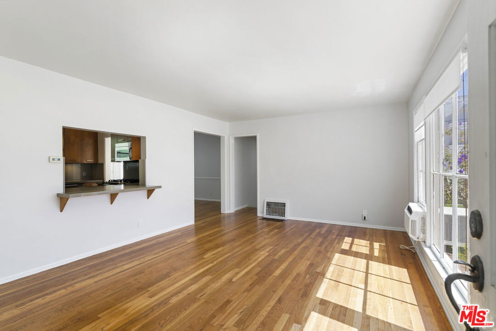 15222 1/2 Dickens Street Property Photo 8