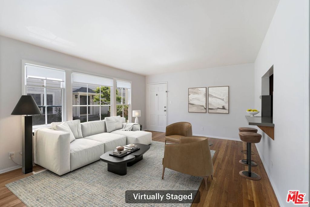 15222 1/2 Dickens Street Property Photo 9