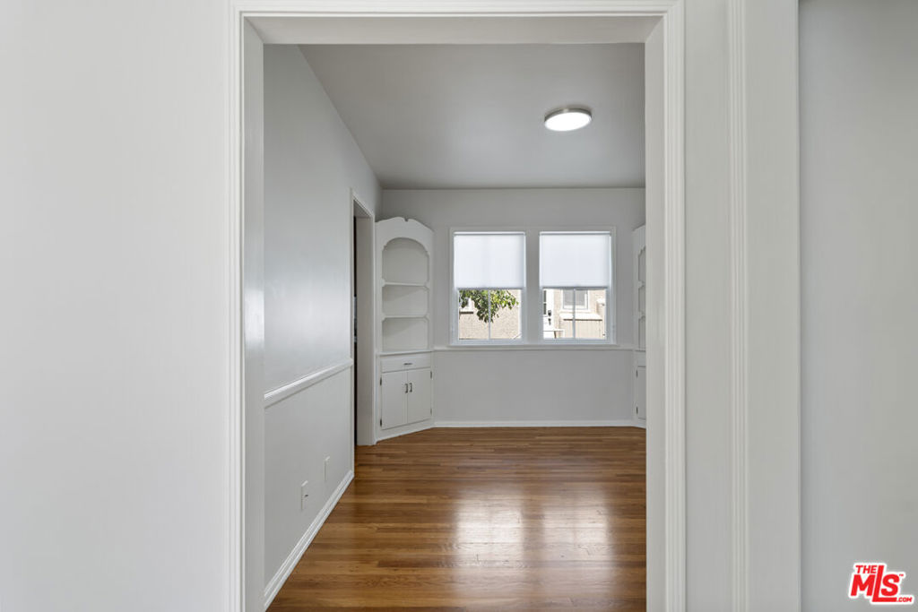 15222 1/2 Dickens Street Property Photo 14