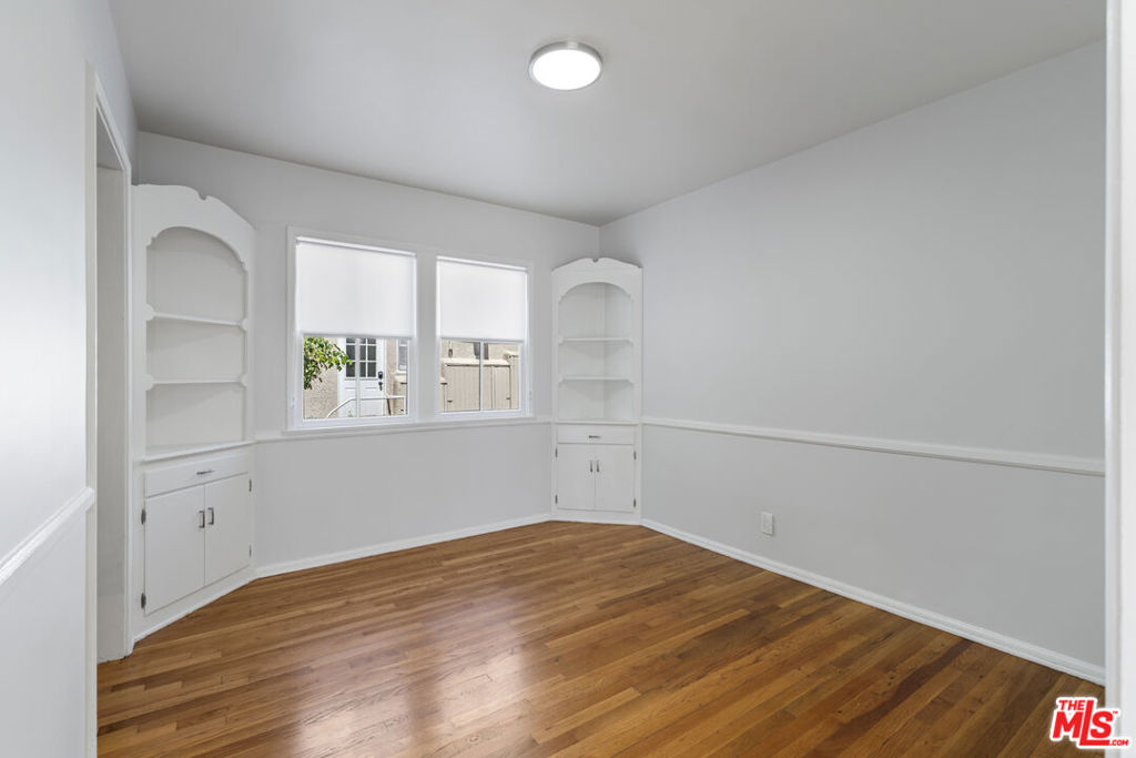 15222 1/2 Dickens Street Property Photo 16