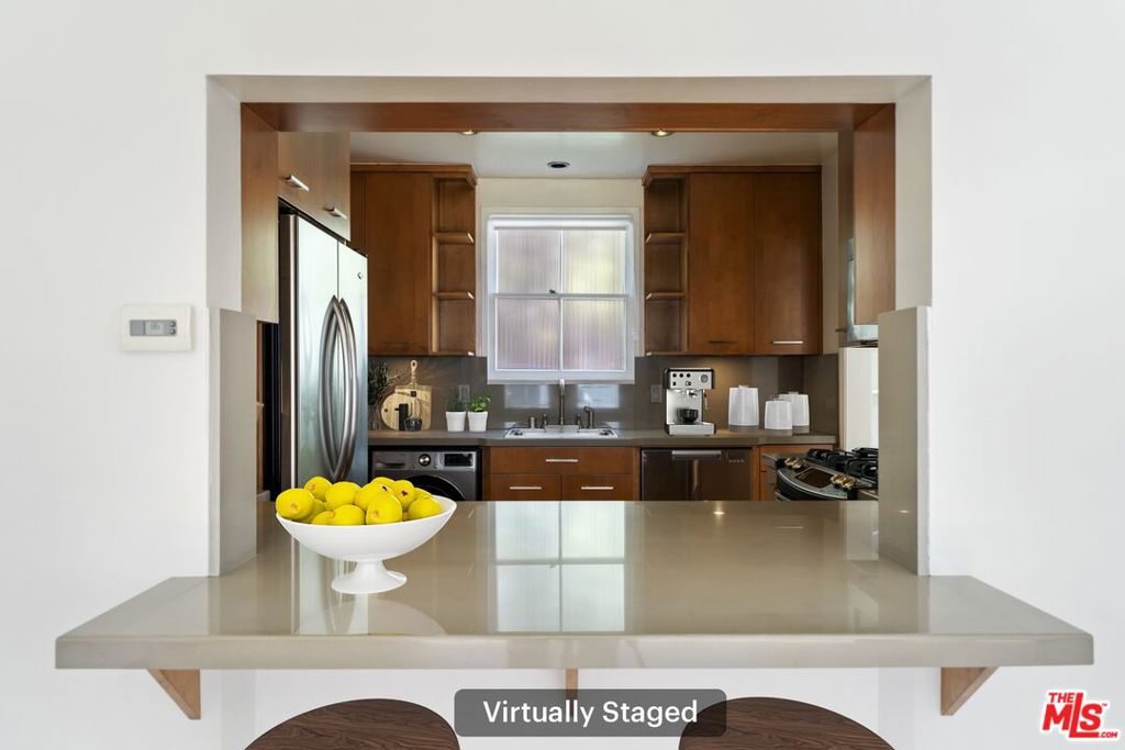 15222 1/2 Dickens Street Property Photo 19