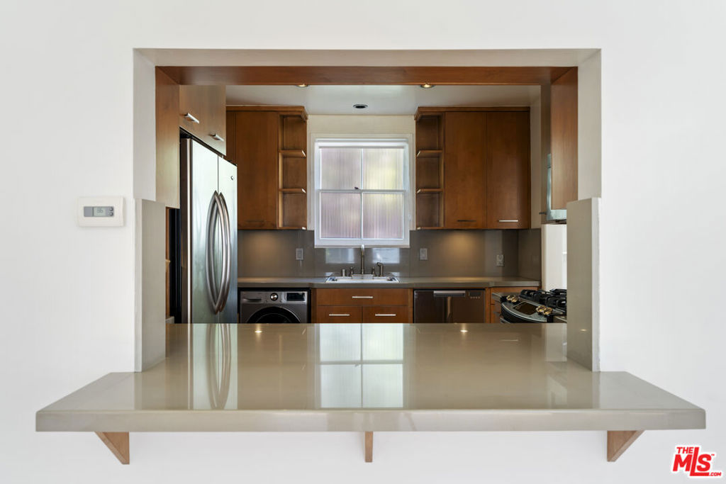 15222 1/2 Dickens Street Property Photo 20