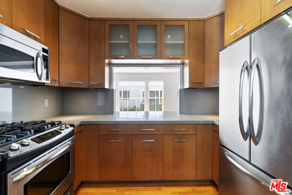 15222 1/2 Dickens Street Property Photo 24