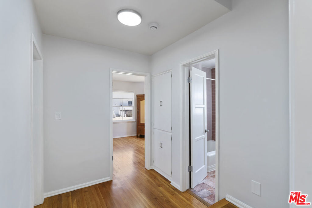 15222 1/2 Dickens Street Property Photo 33