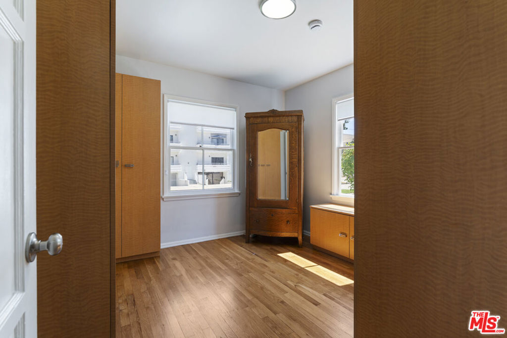 15222 1/2 Dickens Street Property Photo 35
