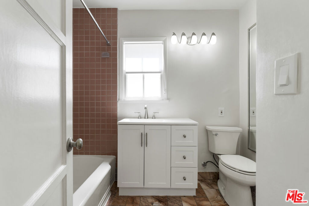 15222 1/2 Dickens Street Property Photo 45