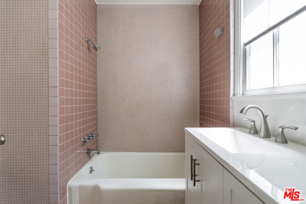 15222 1/2 Dickens Street Property Photo 46