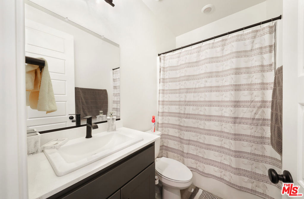 7700 Nigu River Street Property Photo 10