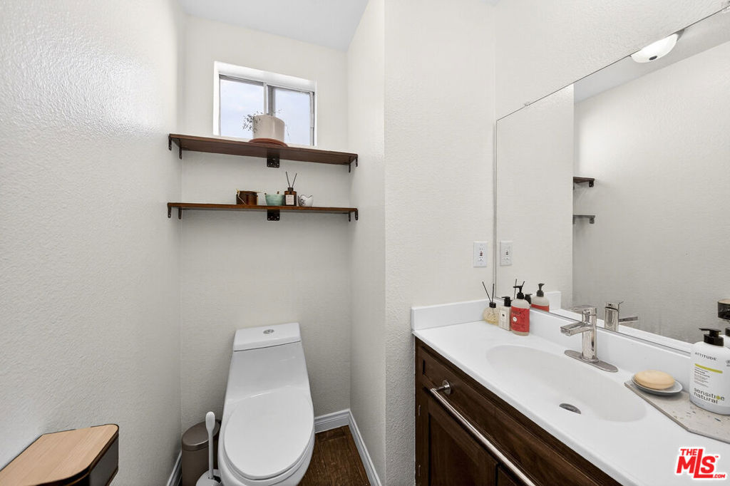 9034 Willis Avenue 14 Property Photo 10