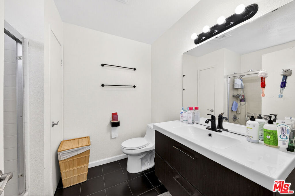 9034 Willis Avenue 14 Property Photo 14