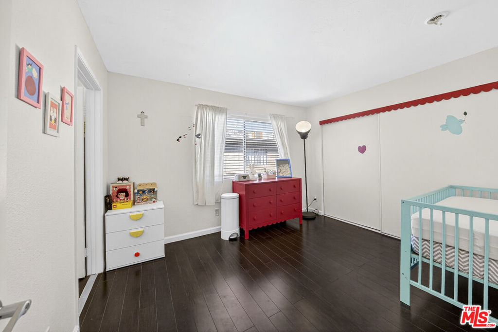 9034 Willis Avenue 14 Property Photo 15