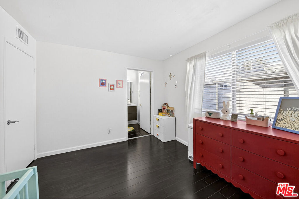 9034 Willis Avenue 14 Property Photo 16