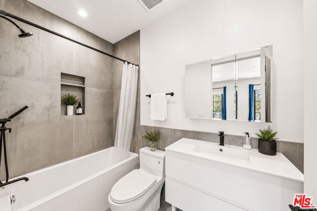 9206 Monte Mar Drive Property Photo 32