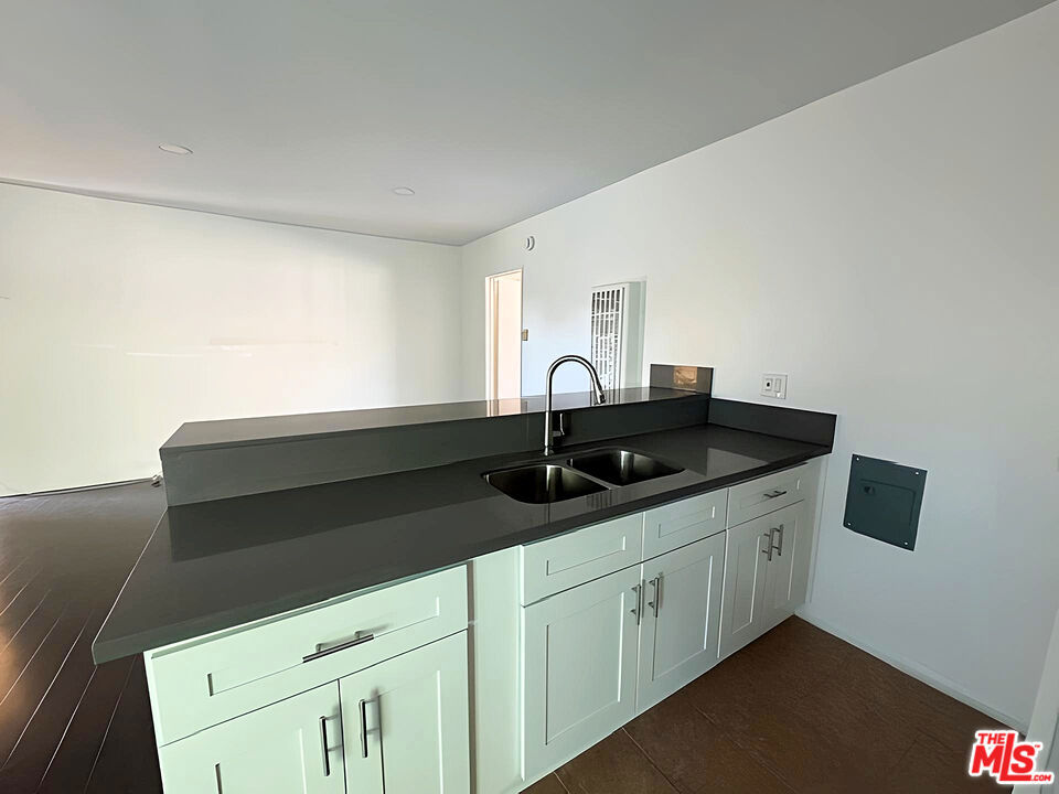 245 S Rampart Boulevard 302 Property Photo 15