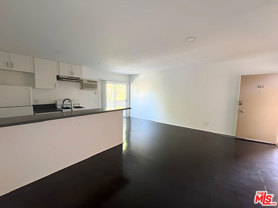 245 S Rampart Boulevard 302 Property Photo 17