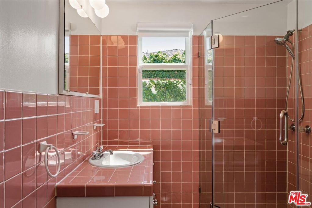 627 26th Street Property Photo 19