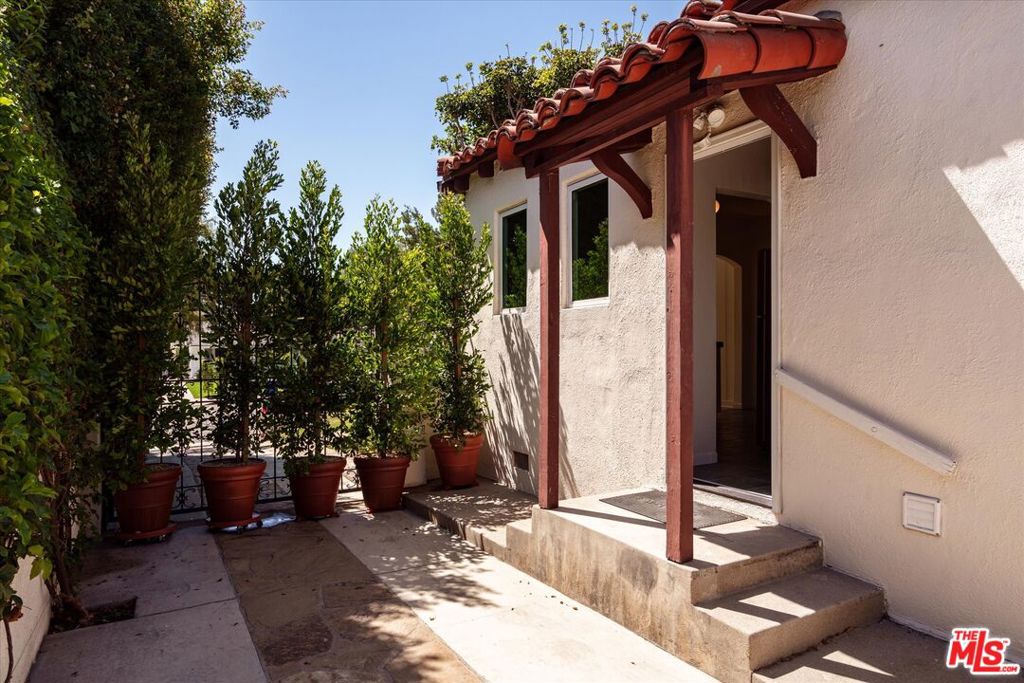 627 26th Street Property Photo 29