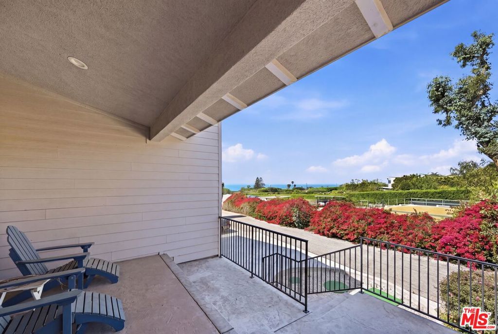 30429 Morning View Drive Property Photo 2