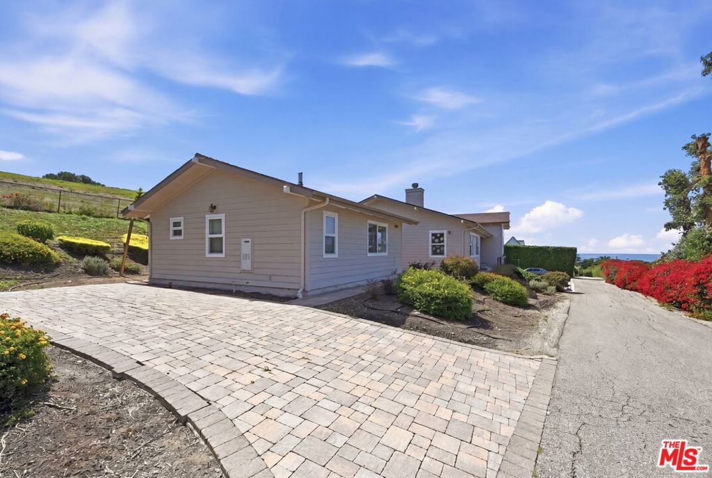 30429 Morning View Drive Property Photo 4