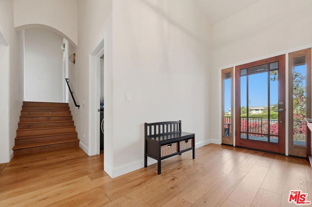 30429 Morning View Drive Property Photo 5